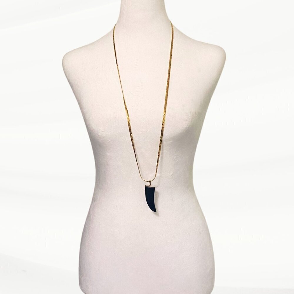 Gold Herringbone Chain with Faux Lion's Tooth Pendant - Picture 2 of 7